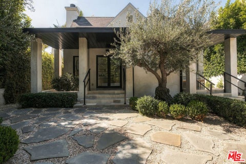 Photo of 343 N Alfred Street, Los Angeles, CA 90048 (MLS # 26984599)