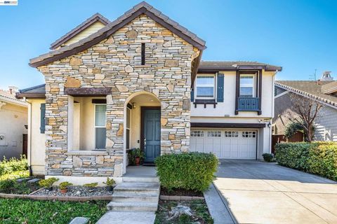 Photo of 228 228 W Heritage Dr, Mountain House, CA 95391 (MLS # 41126169)