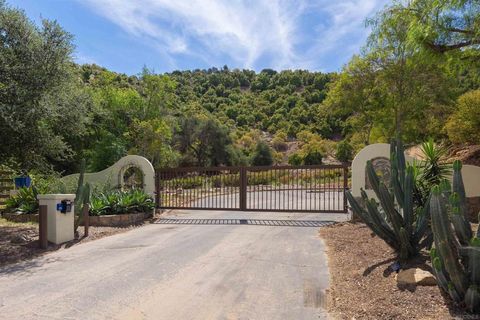 Photo of 30591 LUIS REY HEIGHTS RD Rd, Bonsall, CA 92003 (MLS # 260008039SD)