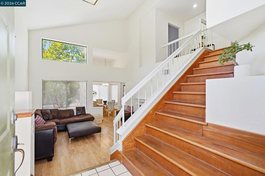 1032 Burnham Dr