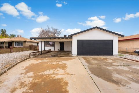 Photo of 414 E Avenue J13, Lancaster, CA 93535 (MLS # SR26001811)