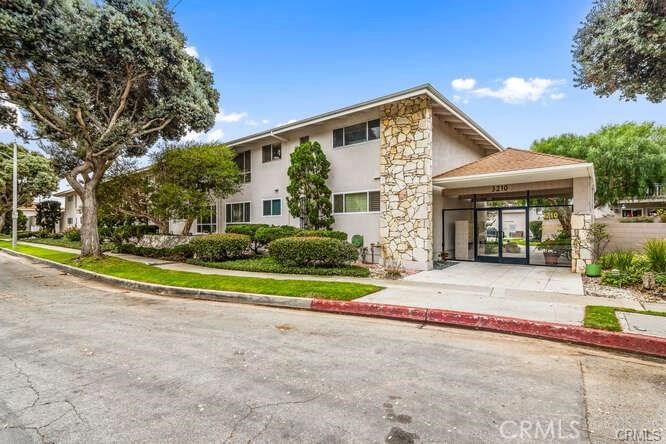 Beautiful 3 bedroom, 2 bath ground-floor condo in the heart of Torrance! This home has a spacious single-level floor plan with large outside space and views of the peaceful Madrona marsh. Living room and dining room flow to the kitchen with breakfast bar. The primary suite includes roomy mirrored closet and ensuite bathroom. Enjoy the relaxing swimming pool and recreation room! Includes 1 car parking in shared garage. Close to Del Amo Fashion Center, restaurants, Torrance Civic Center, Wilson Park, and the Farmer’s Market. Plus located in the award-winning Torrance Unified School District!