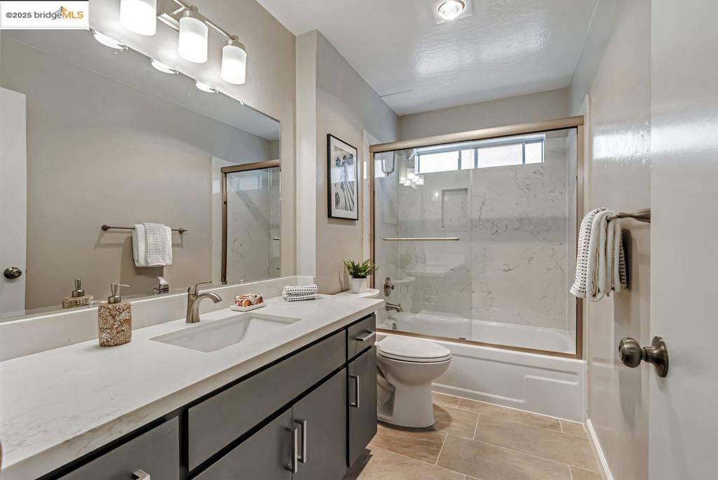 listing image 130724803231115624816