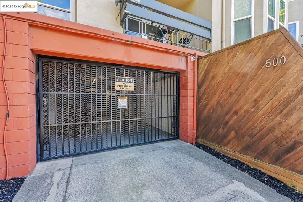 listing image 130721648573031279011