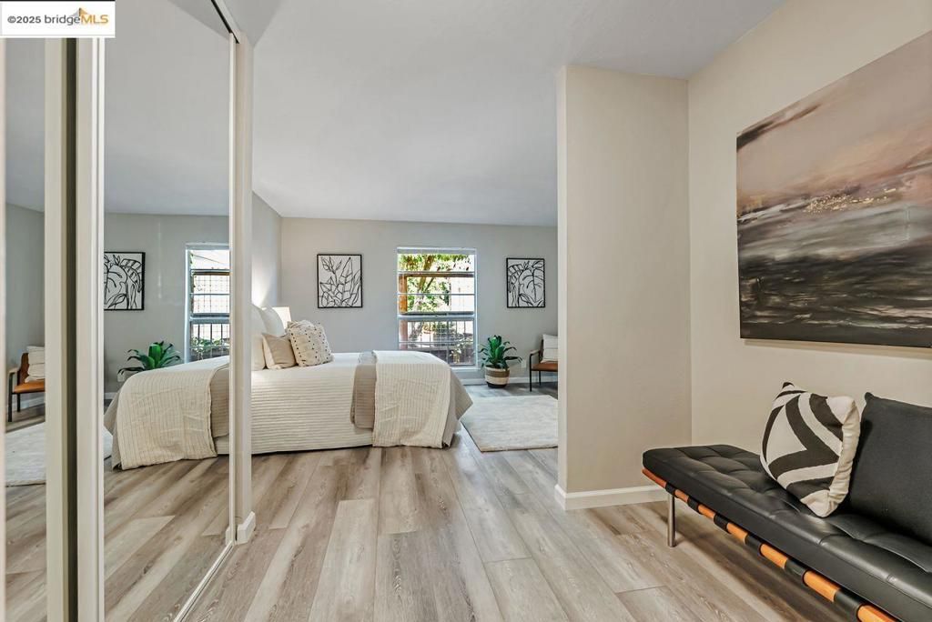 listing image 130729785681462660976