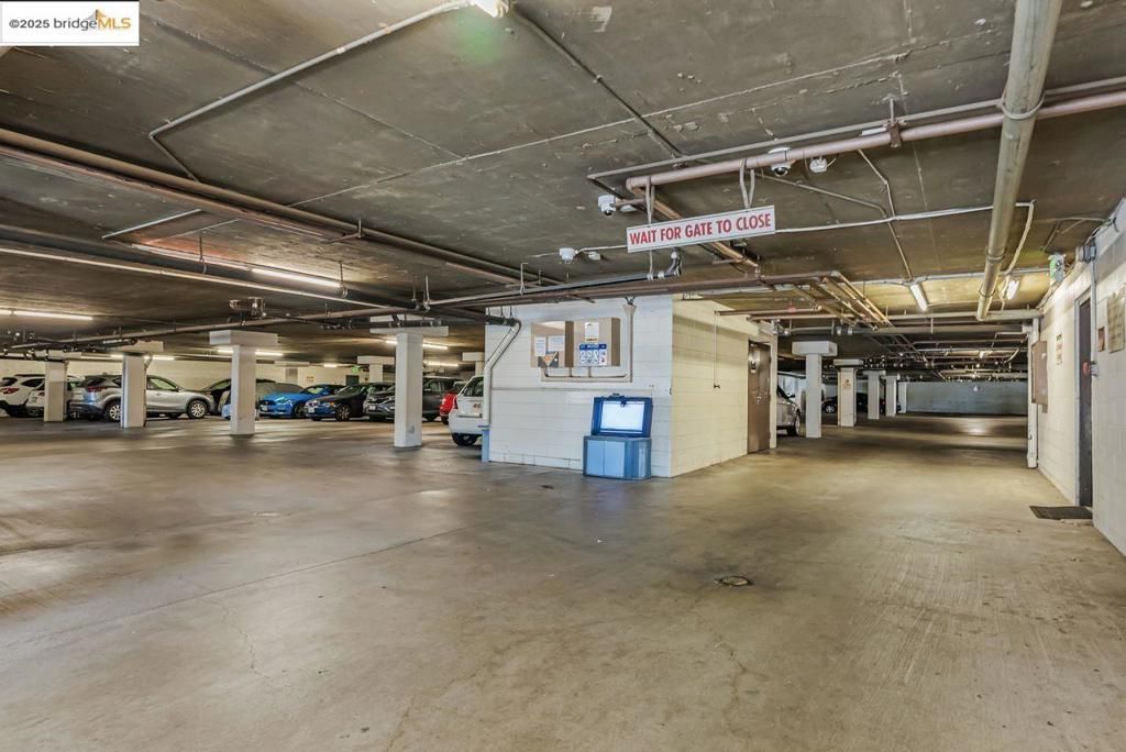 listing image 130721551975264657691