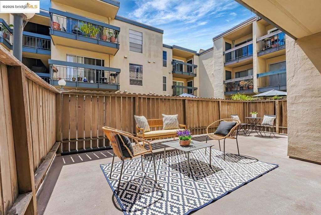 listing image 130720882600846412836