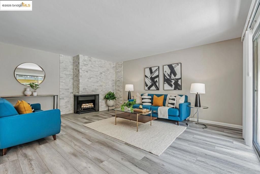 listing image 130728811999001371612