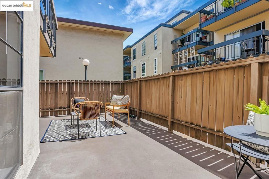 listing image 130723289532258084096