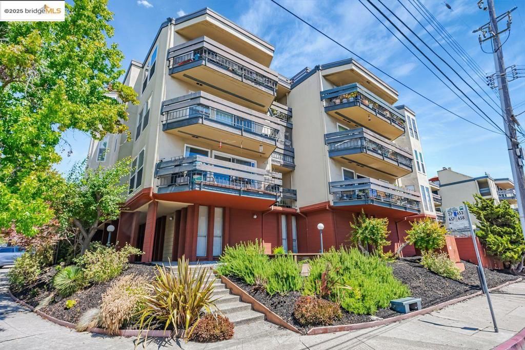 listing image 130721354109950950203