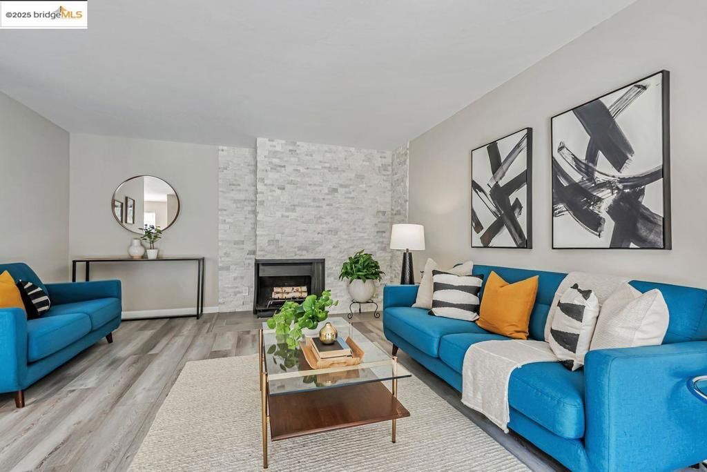listing image 130725084943784004251