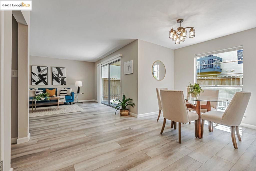 listing image 130724404728351253311