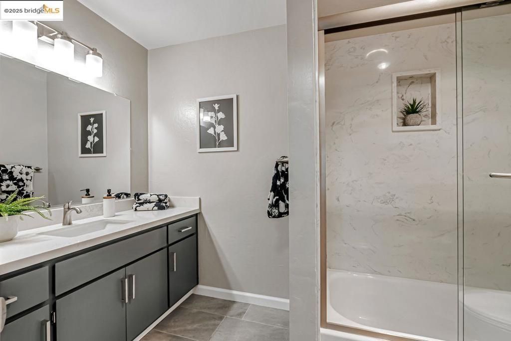 listing image 130724409291609971224