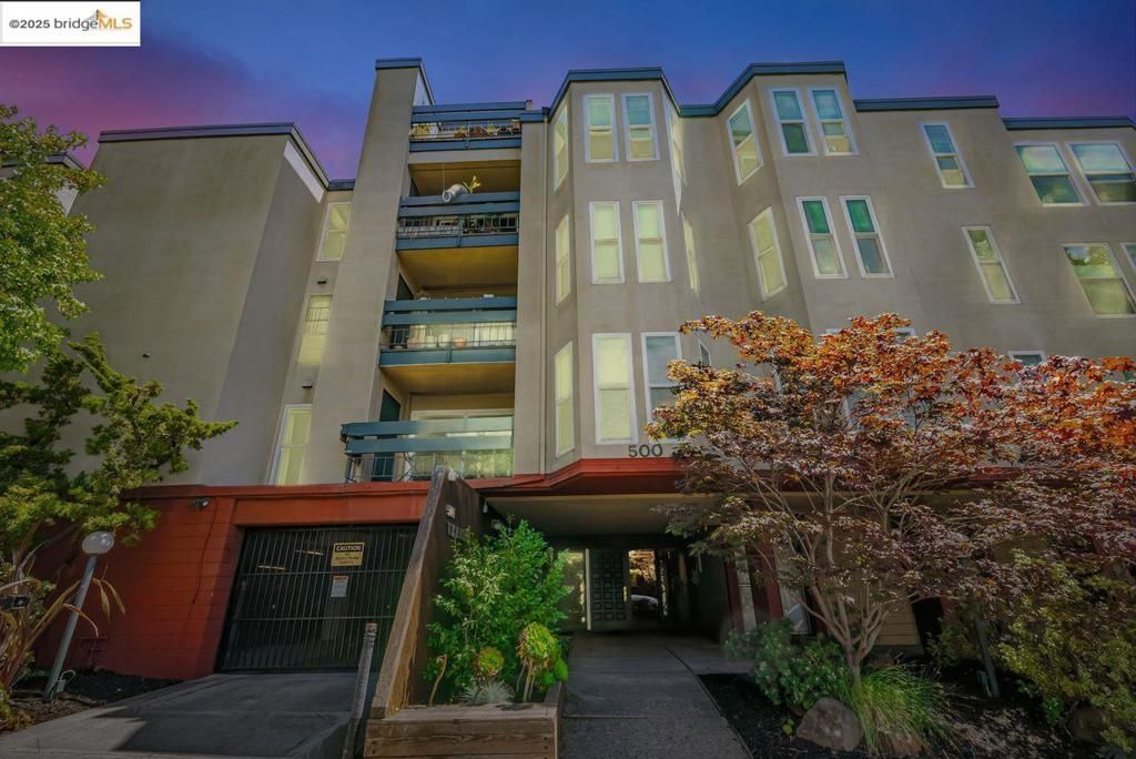 listing image 130728952194322563518