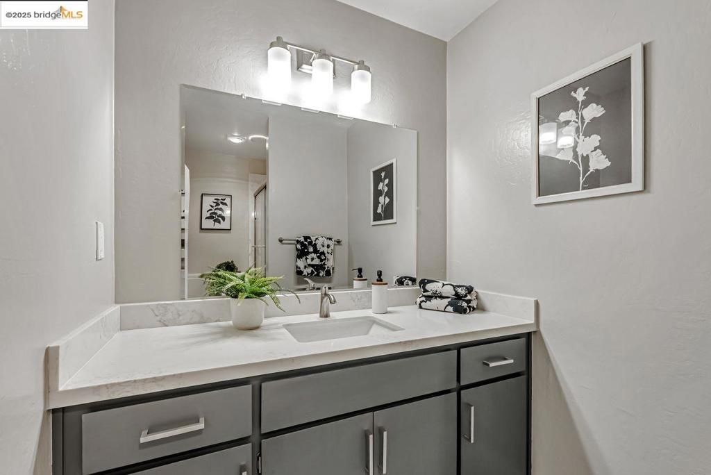 listing image 130727303361036809530