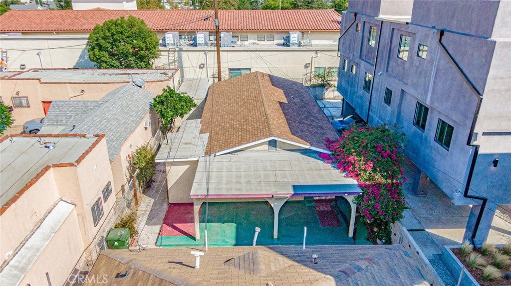 2677 Roseview