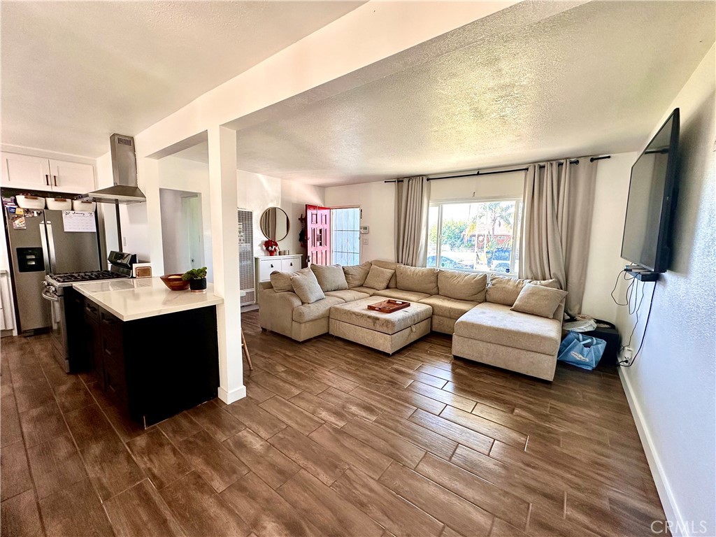 5889 Dogwood Street