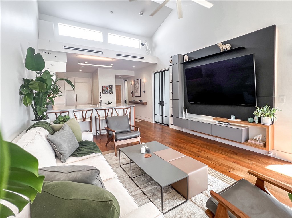 200 Paris Lane 315