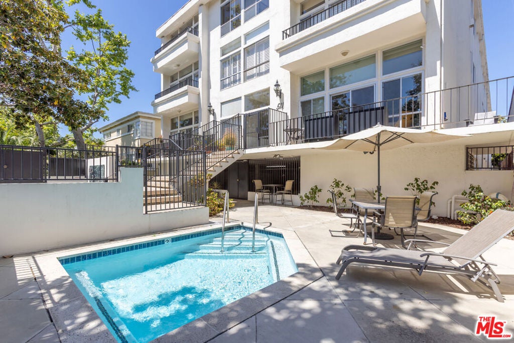 511 San Vicente Boulevard 107, Santa Monica CA 90402