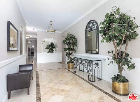 Photo of 511 San Vicente Boulevard #107, Santa Monica, CA 90402 (MLS # 26875941)