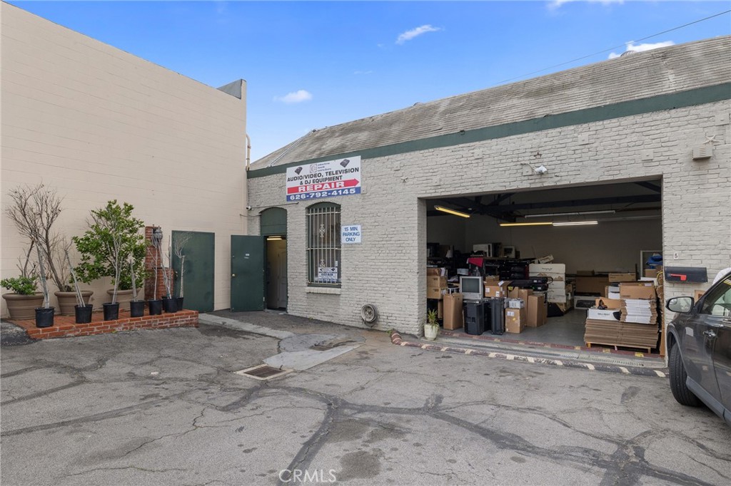 3450 N Verdugo
