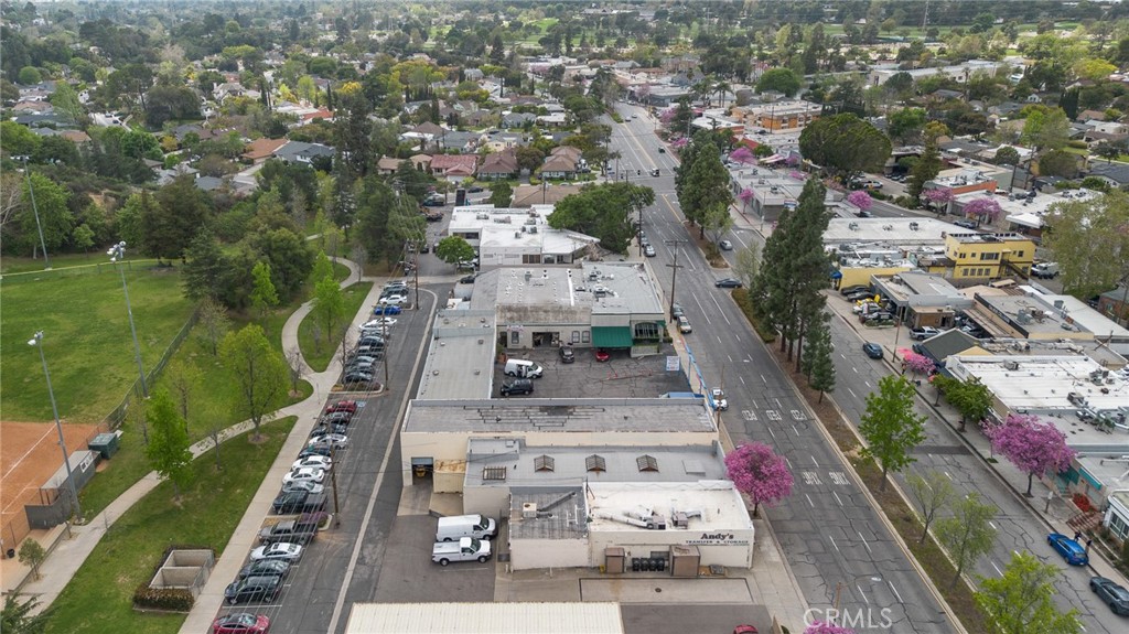 3450 N Verdugo