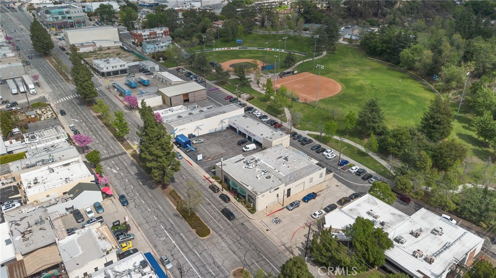 3450 N Verdugo