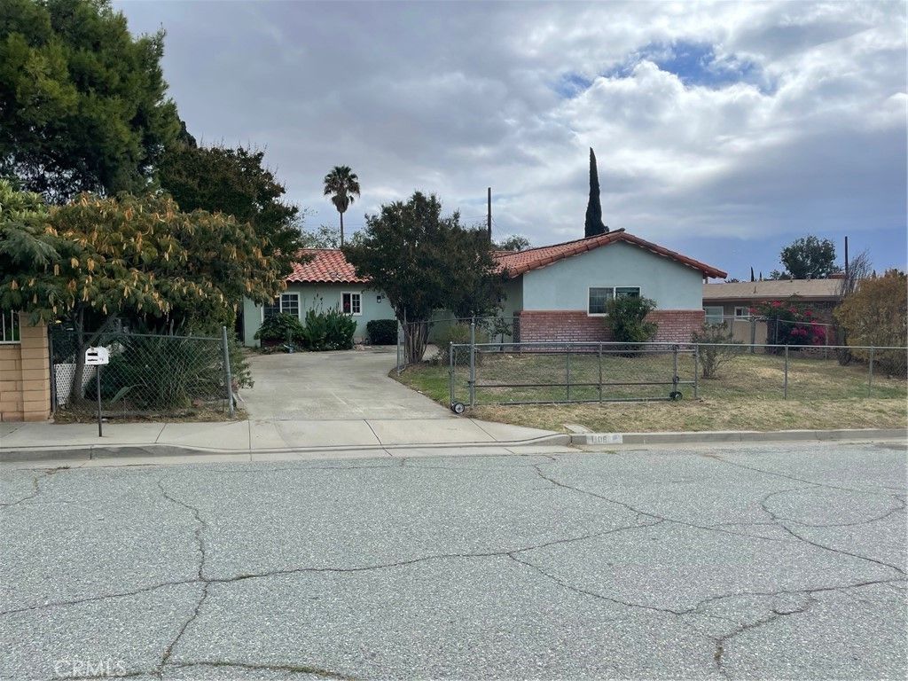 Photo of 1106 N Durward Ave, Banning, CA 92220 (MLS # IG25241045)