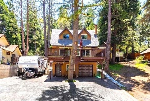 Photo of 23095 Balsam Ln, Crestline, CA 92325 (MLS # IG26197363)
