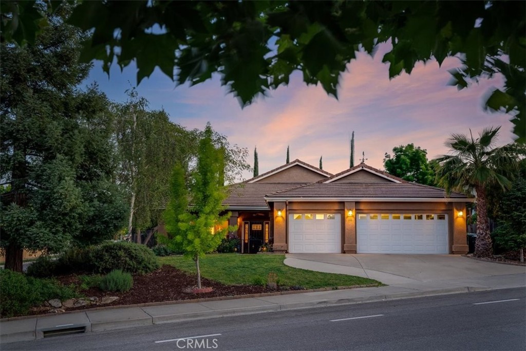 322 Montebello Oaks