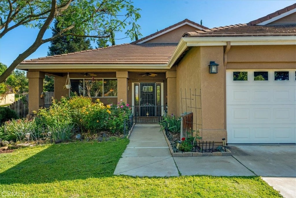 322 Montebello Oaks