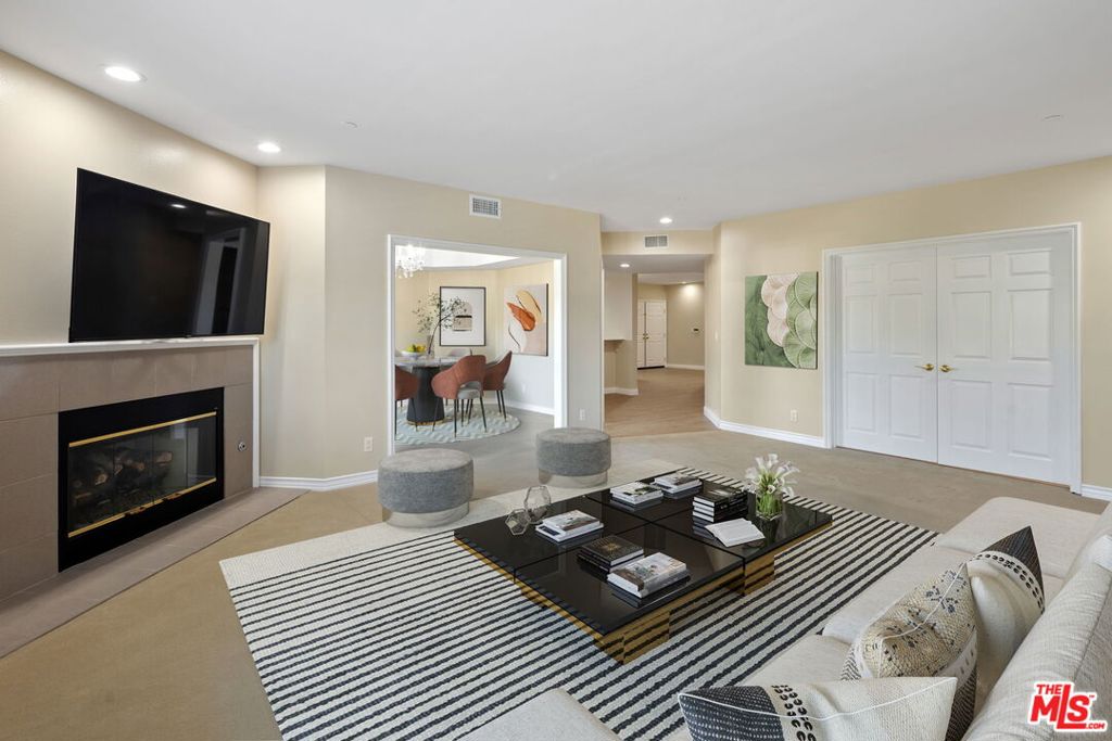 4310 cahuenga boulevard 203