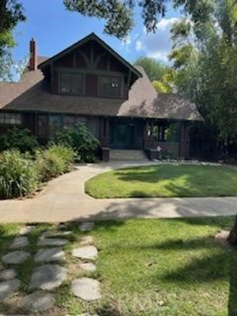 Photo of 4478 4th Street, Riverside, CA 92501 (MLS # OC25214519) Photo of 4478 4th Street, Riverside, CA 92501 (MLS # OC25214519)