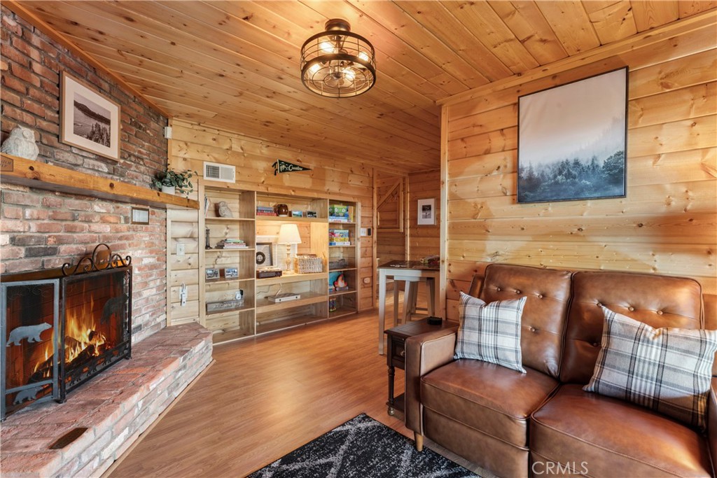 Crestline (CRES) - Residential