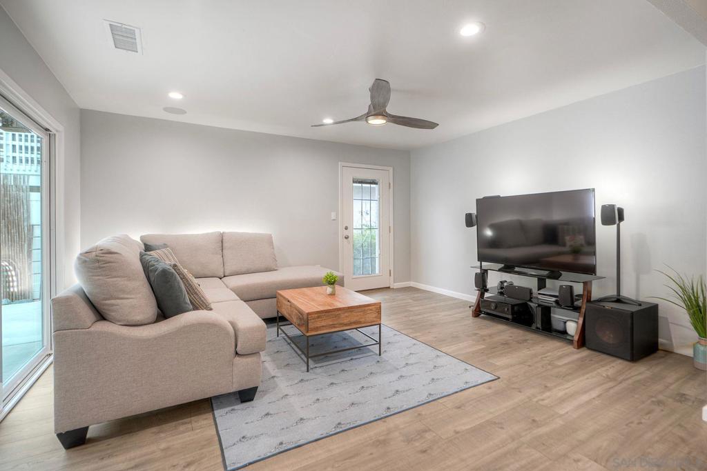 1341 Caminito Septimo