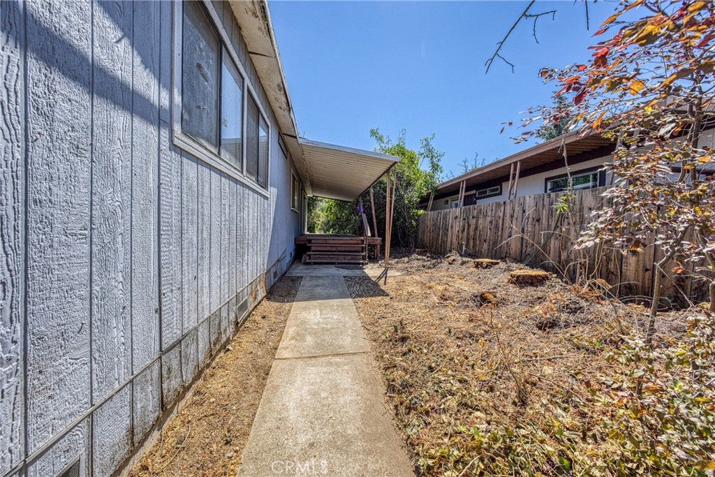 13942 Apple Lane