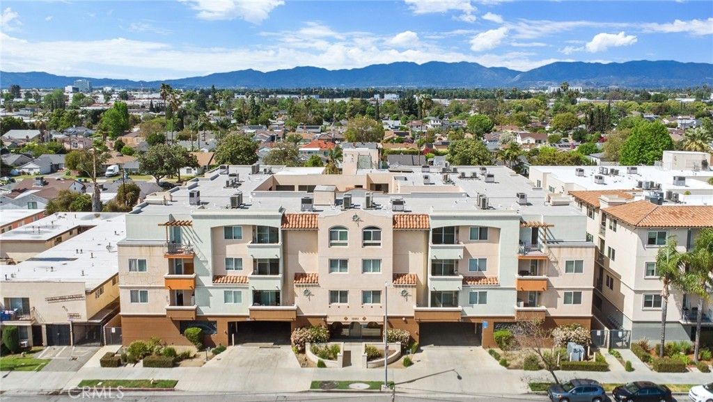 Photo of 13951 Sherman Way #301, Van Nuys, CA 91405 (MLS # SR25095534)