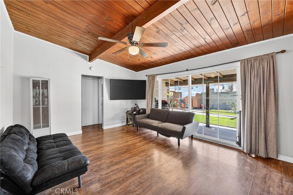 2415 Merrywood