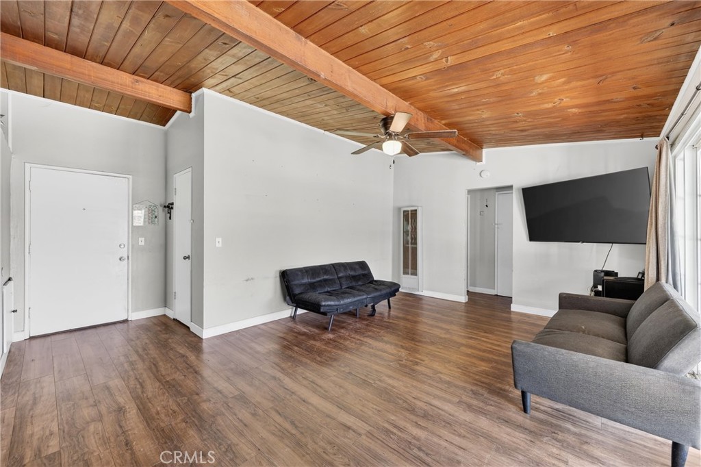 2415 Merrywood