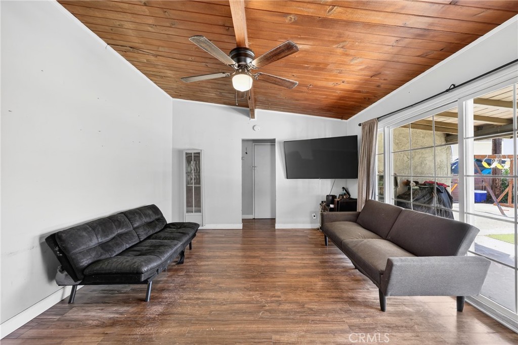 2415 Merrywood