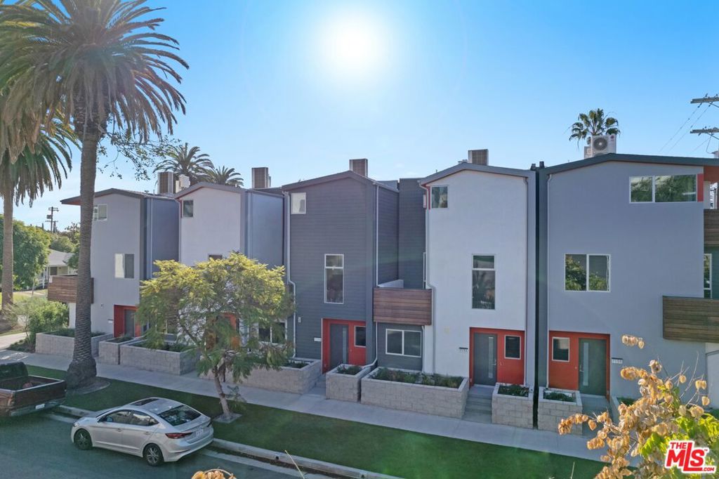 Properties 1 7156 Willoughby Avenue