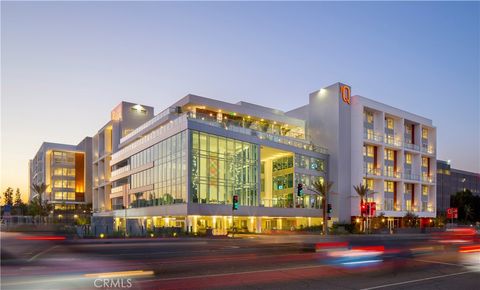 Photo of 6235 Topanga Canyon Blvd Street #447, Woodland Hills, CA 91367 (MLS # SR26085679)