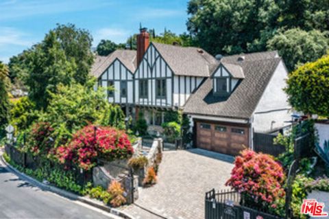 Photo of 3336 Wrightwood Drive, Studio City, CA 91604 (MLS # 25623969)