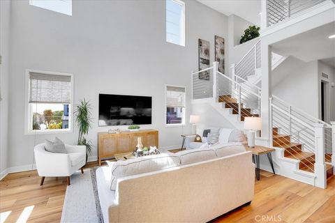 Photo of 137 Rondo, Irvine, CA 92618 (MLS # PW25186933) Photo of 137 Rondo, Irvine, CA 92618 (MLS # PW25186933)