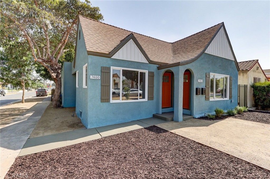 Photo of 7400 S Hobart Blvd, Los Angeles, CA 90047 (MLS # RS25216153)