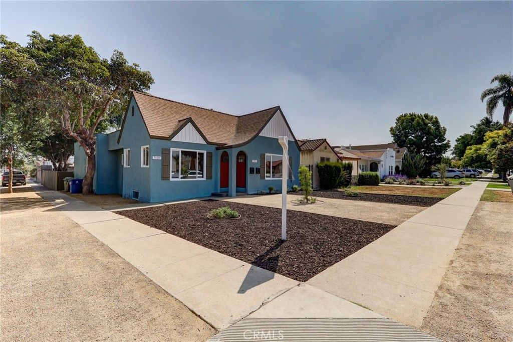 Photo of 7400 S Hobart Blvd, Los Angeles, CA 90047 (MLS # RS25216153)