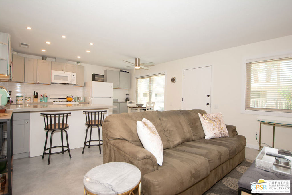 Desert Palm Villas - Residential
