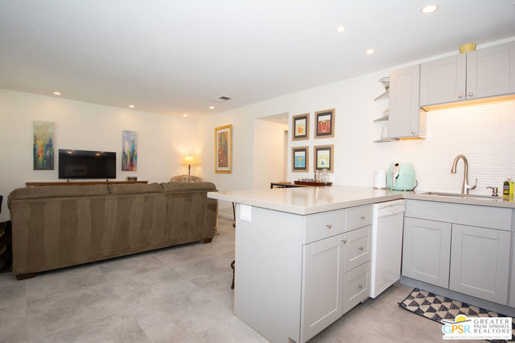 Desert Palm Villas - Residential
