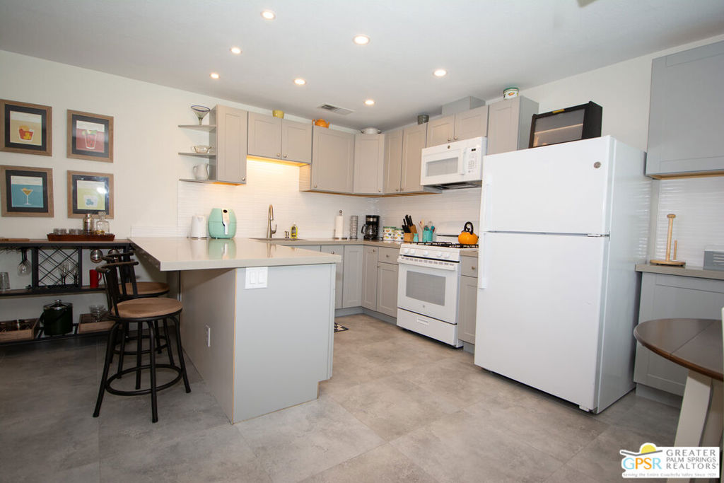 Desert Palm Villas - Residential