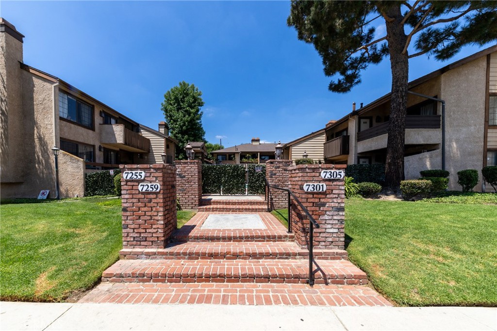 Welcome to 7301 Balboa Blvd Unit 8, a spacious and well-appointed, located in a desirable gated community in the heart of Van Nuys. This Condominiums of 2 bedrooms and 2 bathrooms across a thoughtfully designed floorplan, perfect for comfortable living and entertaining.
Step into the bright living room featuring high ceilings, a cozy fireplace, and sliding glass doors that open to a private patio—ideal for indoor-outdoor relaxation. The split-level layout includes a dedicated dining area and an updated kitchen with ample cabinetry, granite countertops, and stainless steel appliances.
Upstairs, the primary suite boasts vaulted ceilings, plenty of closet space
, and an en-suite bath Other highlights include in-unit laundry, with a a two-car garage, and central A/C and heating.
Community amenities include a sparkling pool and spa, guest parking, and beautifully maintained grounds. Conveniently located near shopping, restaurants, parks, and major freeways for an easy commute throughout the Valley.